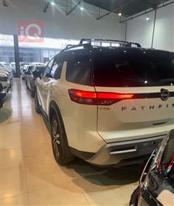 نیسان پاسفایندەر